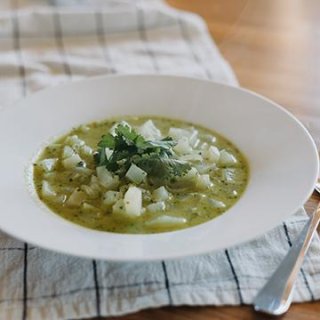 Kohlrabisuppe mit Brunnenkresse