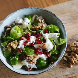 Rosenkohl-Salat mit Birne