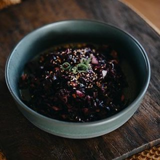 Asiatischer Rotkohlsalat