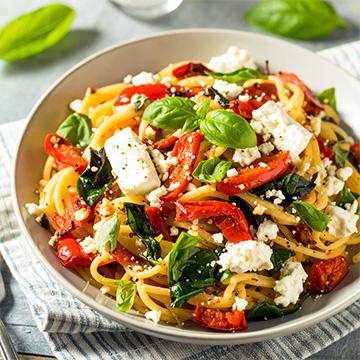 Ofen-Feta mit Paprika Pasta
