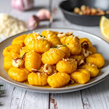 Süßkartoffel-Gnocchi mit Haselnussbutter