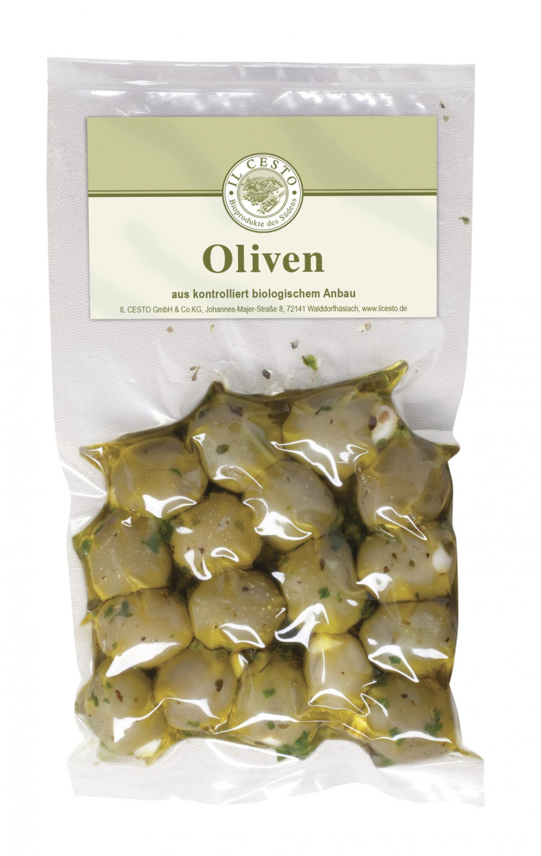 Grüne Oliven gefüllt mit Knoblauch