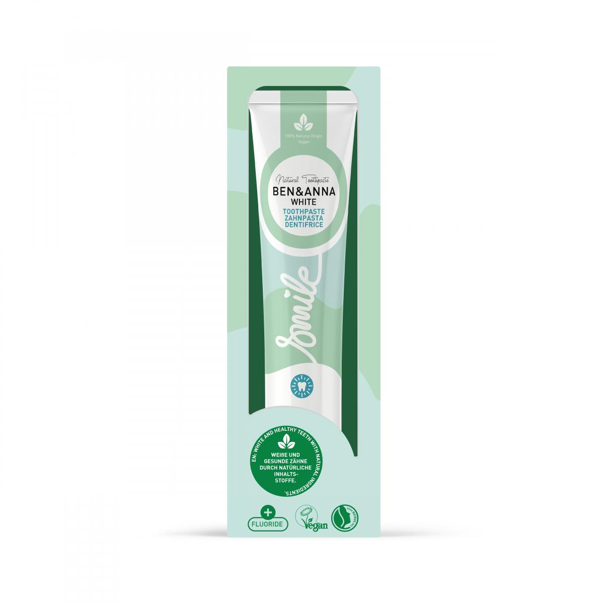 Whtite Toothpaste Flourid