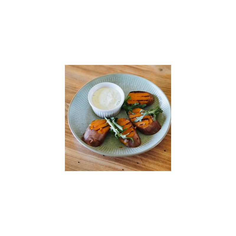 Gegrillte Süßkartoffel mit Minz-Dip