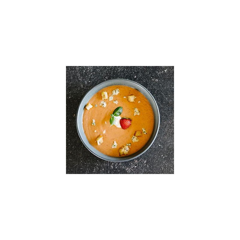 Tomaten-Erdbeer-Suppe mit Croutons