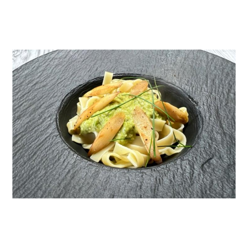 Tagliatelle mit grünem Spargelpesto