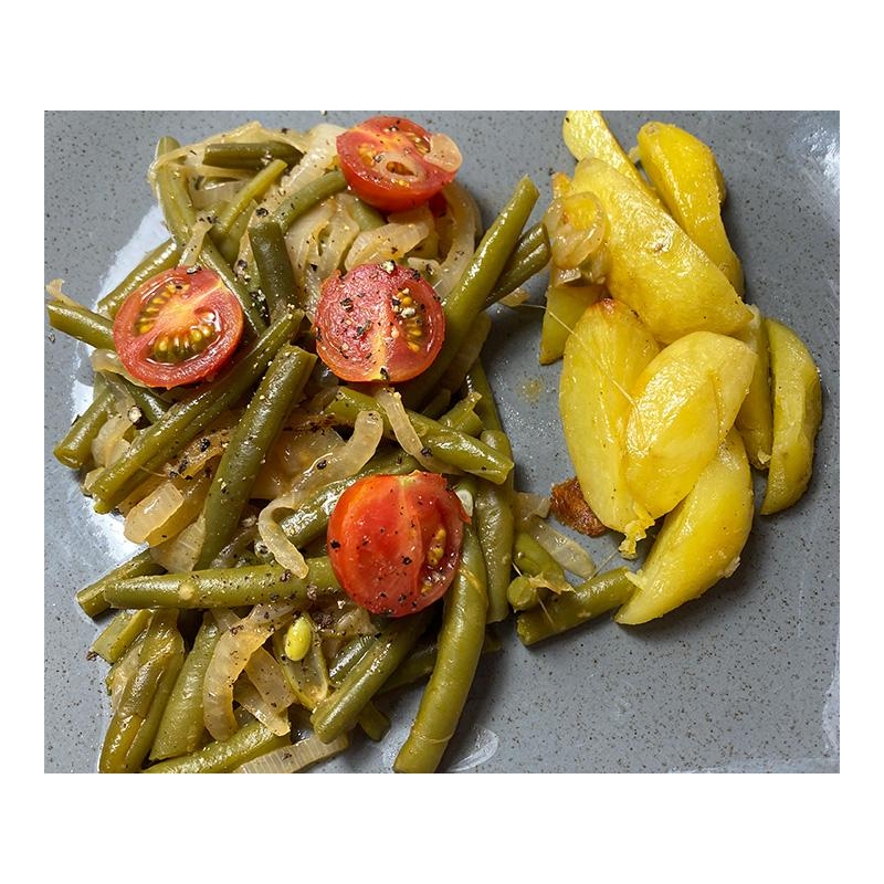 Bohnenpfanne mit Ofenkartoffeln