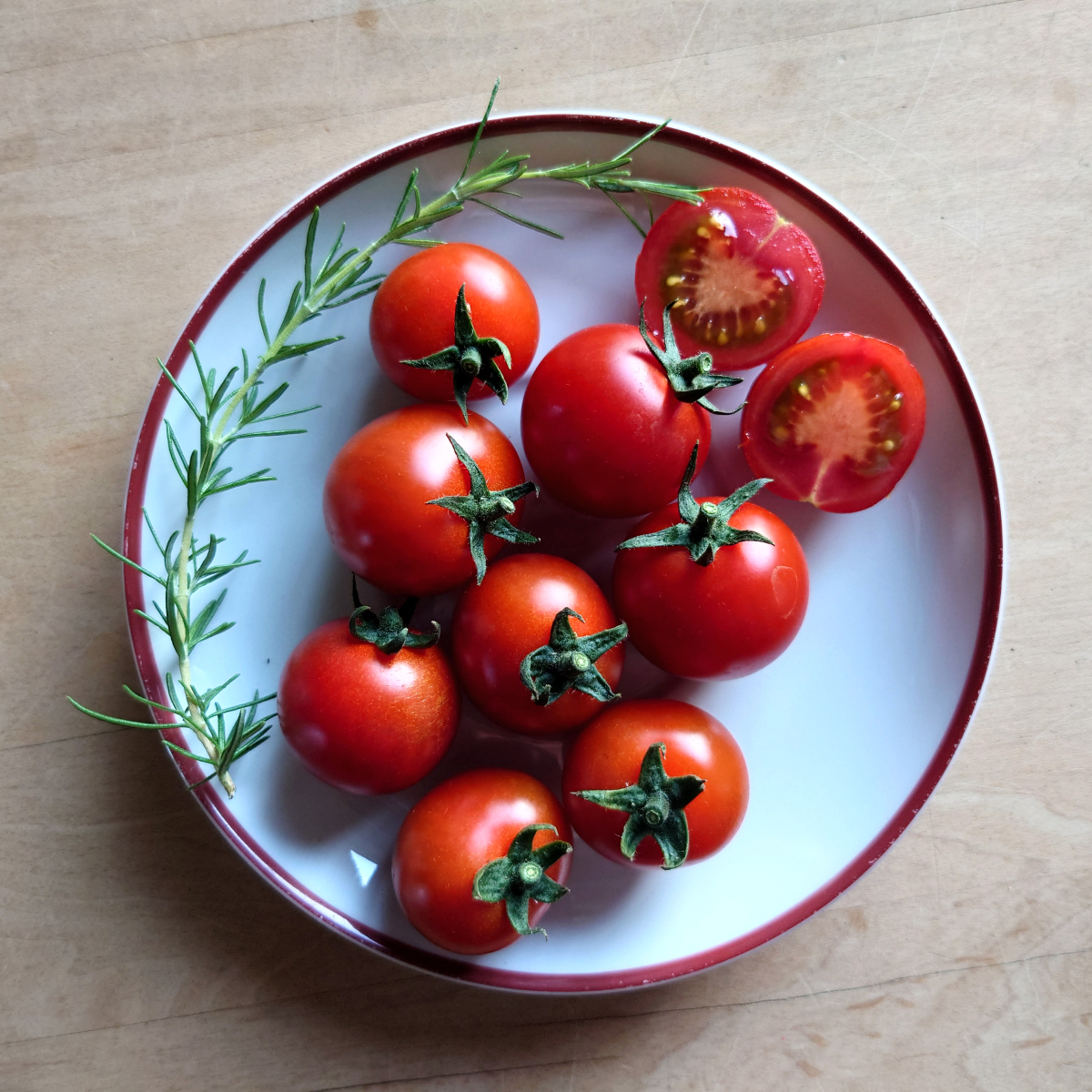 Cherrytomaten rot rund/oval