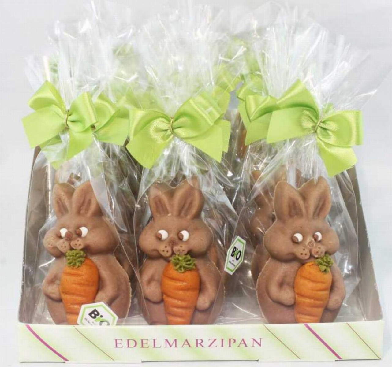 Marzipan Hase mit Möhre